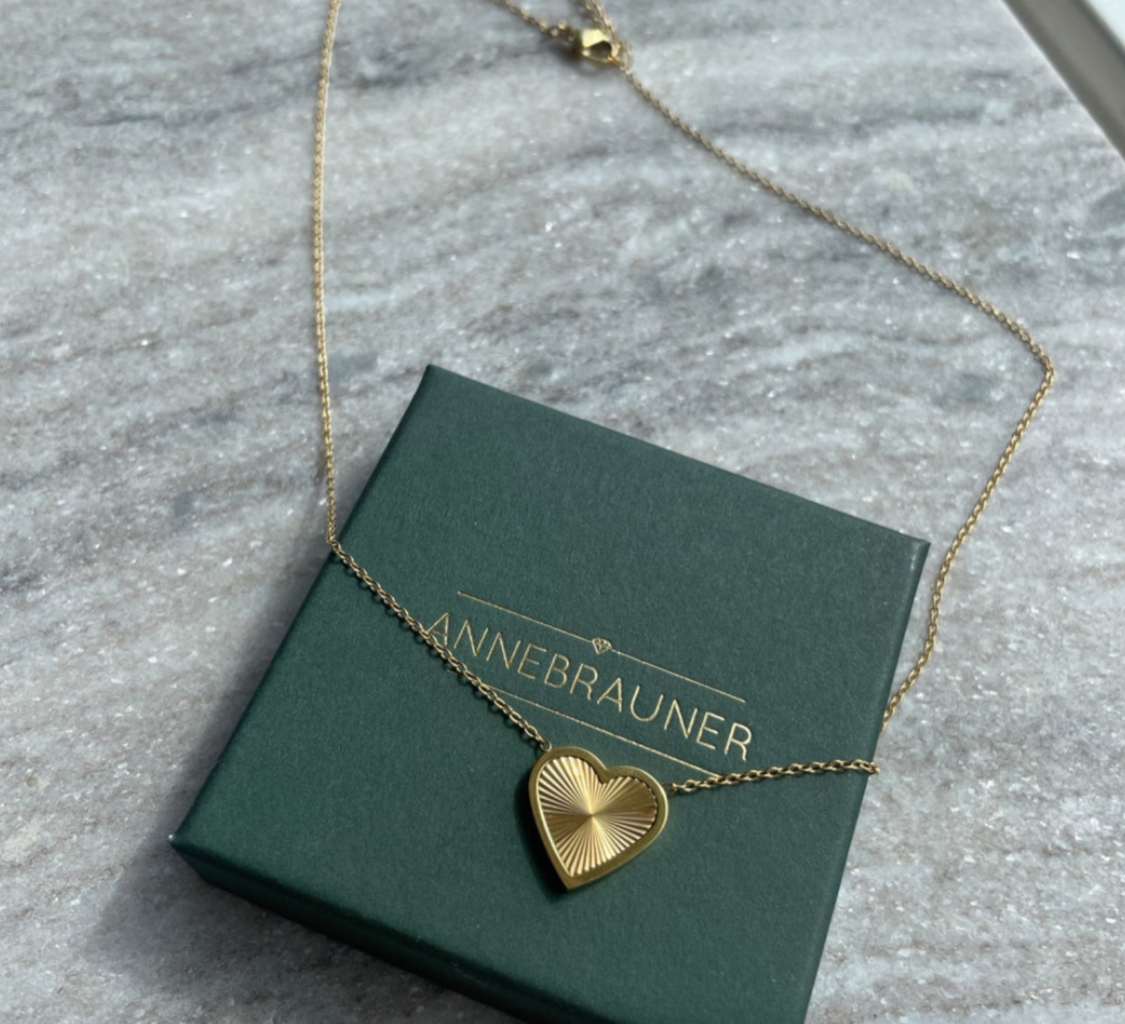 ANNEBRAUNER Sun Burst Heart halsketting 18K verguld