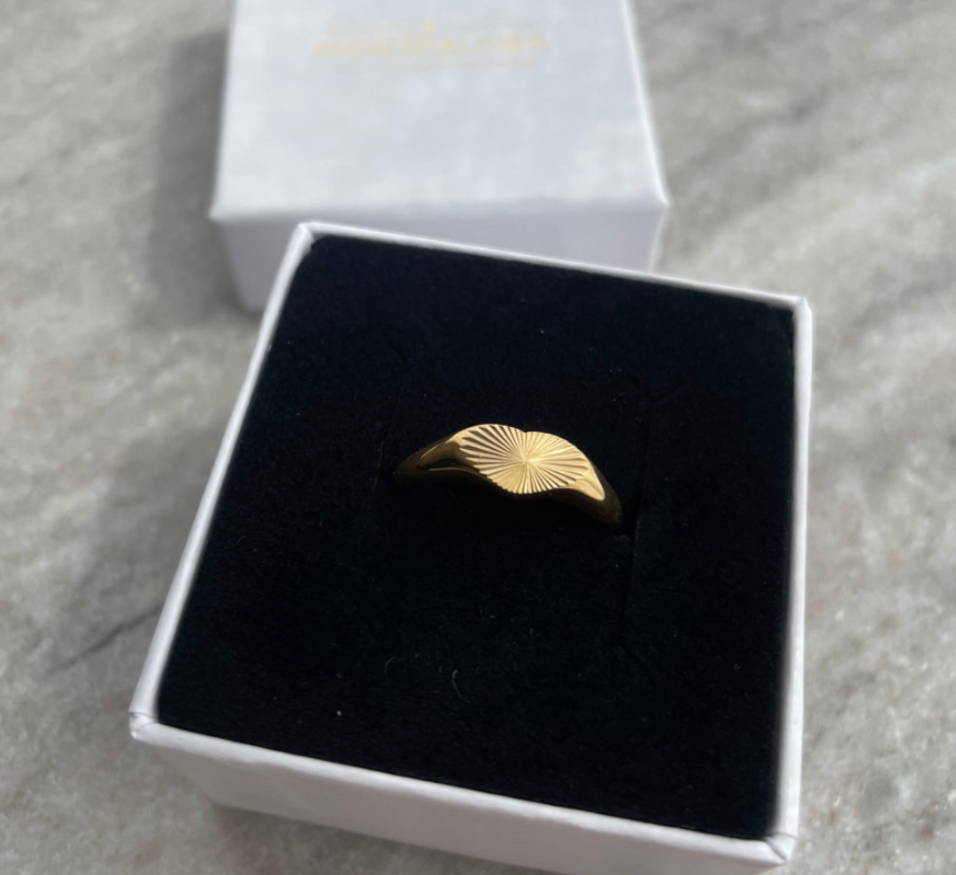 ANNEBRAUNER Sun Burst Heart ring 18K verguld